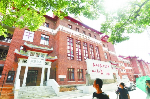 8月2日,中南大学湘雅医院红楼.田超 郑云文 摄影报道